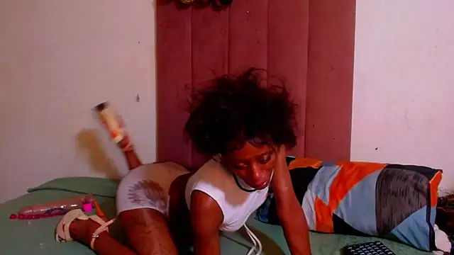 Nikistickyxx25