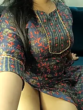 Webcam Model (SSiya-)  is live.Free join now!