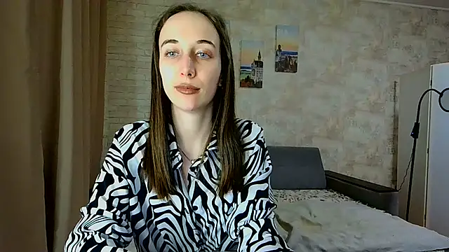Anika_bloom webcam