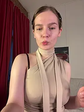 MyKittySayMeow Live Webcam on Stripchat