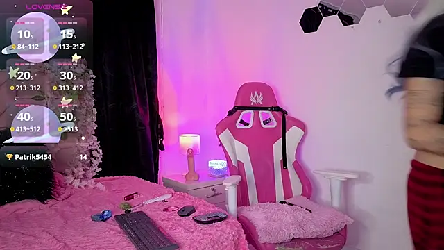 larah_uwu webcam