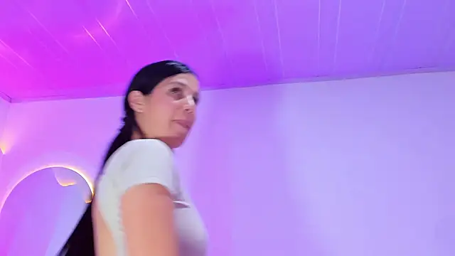 MiaMalcova__ webcam