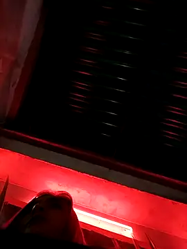 katty_42 (Ask my age) - Nipple clamps in street