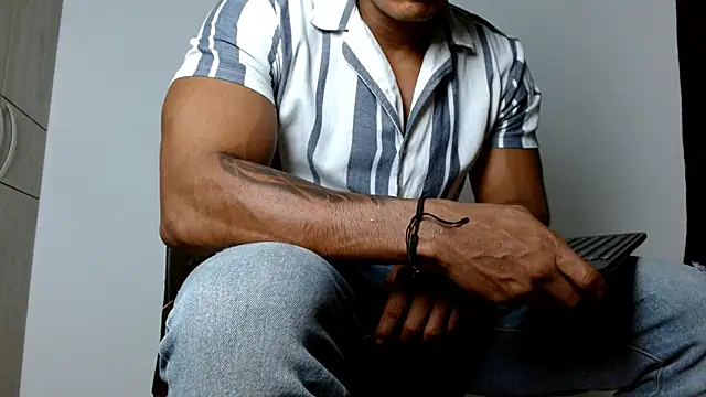 Muscle_Brown10 webcam