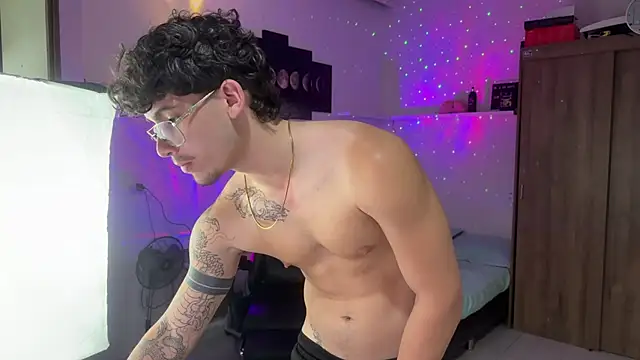 kisan_smith (M twink) - #big-balls #big-cocks #bisexuals #brunettes #cam2cam #colombian #ejaculation #erotic-dance #flexing #handjob #hd #masturbation #middle-priced-privates #muscular #oil-show #orgasm #pov #recordable-privates #recordable-publics #small-audience #spanish-speaking #spanking #striptease #student #twinks #white