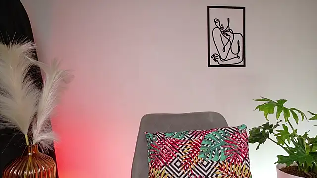 Zara_Nova webcam