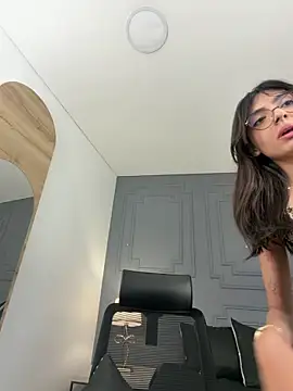 ZaraLuuv live sex cam