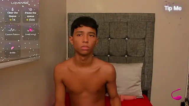 Little_Twink19x webcam