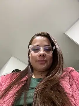 Pretty__Milf webcam