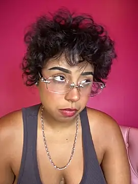 Webcam Model (SamaraDesire)  is live.Free join now!