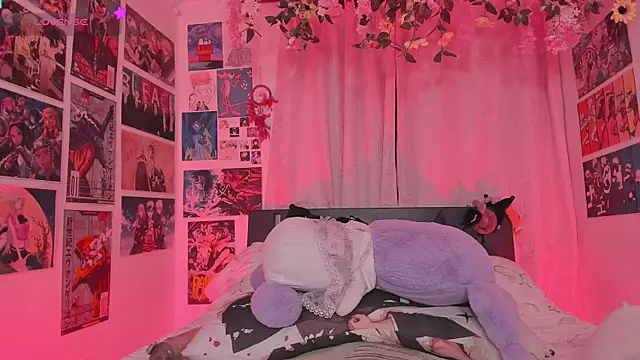 MissCurvyTop webcam