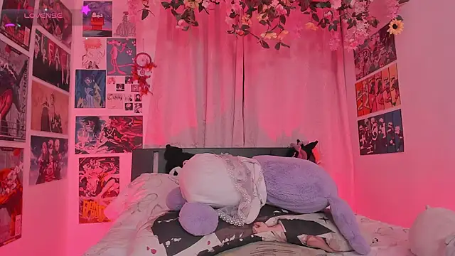 MissCurvyTop webcam
