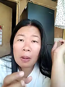 Lovelywoman43 webcam