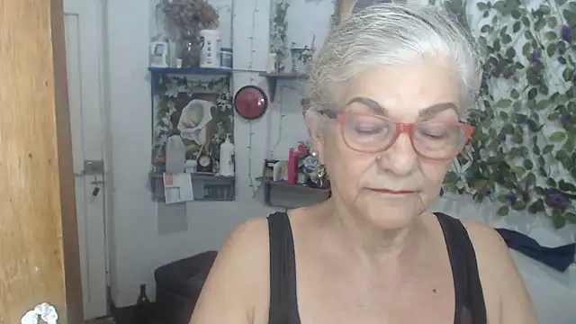 FunnyGrandma webcam