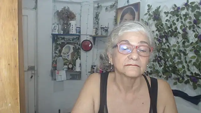 FunnyGrandma webcam