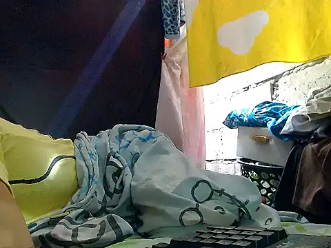 AwesomeMistress_Bigcock webcam