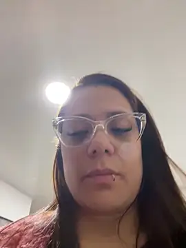Pretty__Milf webcam