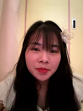 Webcam Model (Naked-xx)  is live.Free join now!