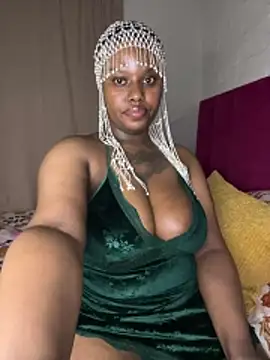 QUEEN_NOBUHLE_FEMDOM_777 webcam