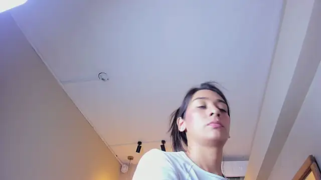 NahimiThompson webcam