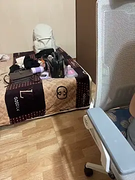 Mina048 webcam