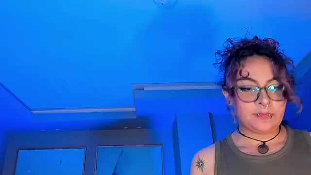 LoiseHarper webcam