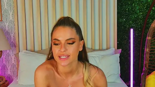 AnyaLov live sex cam