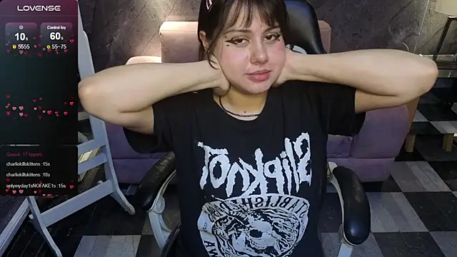 Valerie_moon_b