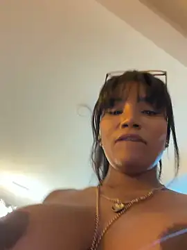 Webcam Model (moonlight_j)  is live.Free join now!
