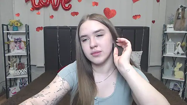 LauraHlot webcam