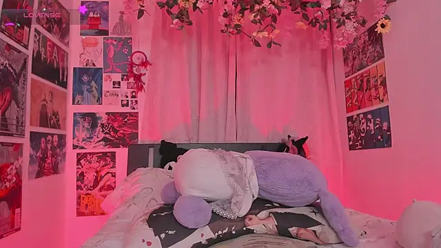 MissCurvyTop webcam