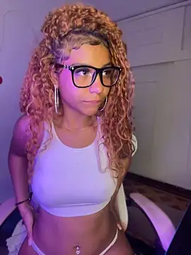 ThePrettyTiana webcam