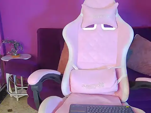 Spicy_Cinammon webcam