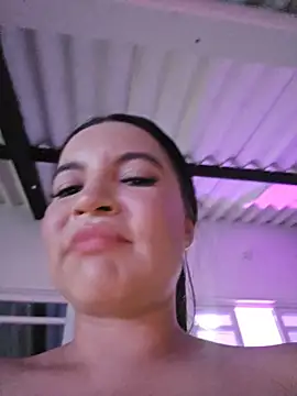 Pretty_Julieta webcam