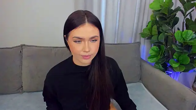sexyangeloux - Sexyangeloux's free webcam - UK Sex Cams
