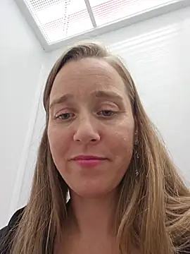SkyelarsWorld live sex cam
