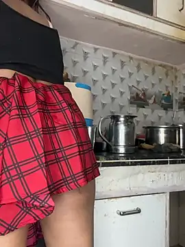 HOTTY-TINA