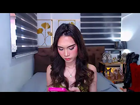 JuicyCockThea webcam