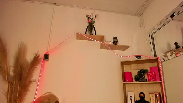 Tylla__