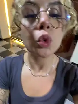 Webcam Model (Amber-fire)  is live.Free join now!