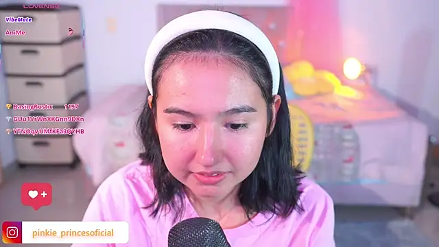 Pinkie_Princes's live cam