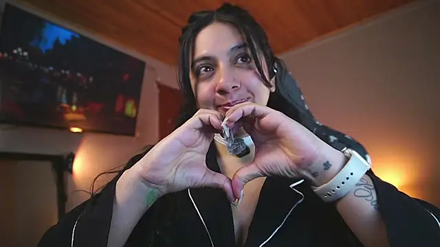 coraline_latin webcam