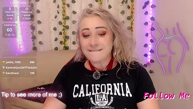 sofiacurvy_45 webcam