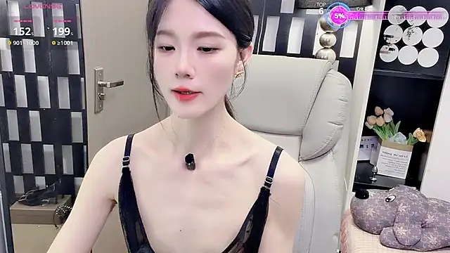 Yueyue-MM live sex cam