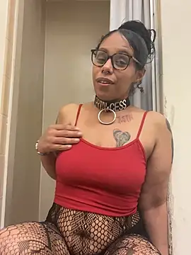 Desirae_Luciano