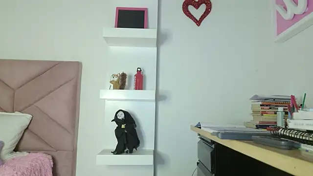 eva_sin18 live sex cam