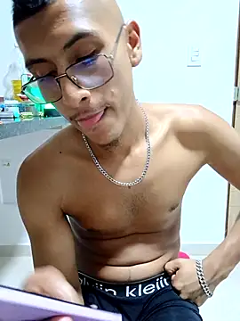 Lil_black009 webcam