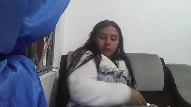 Charis_21 webcam