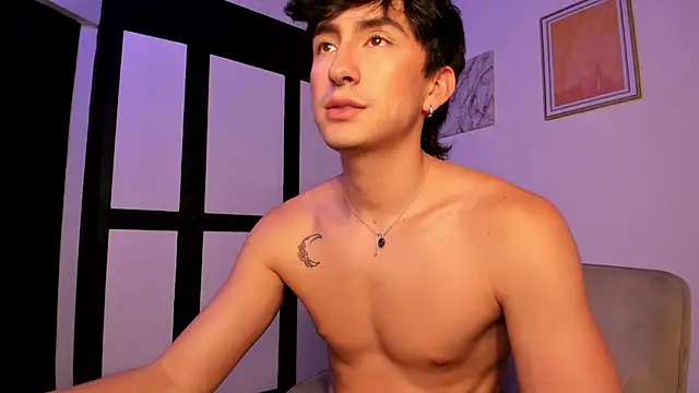 sweettaaron01 webcam