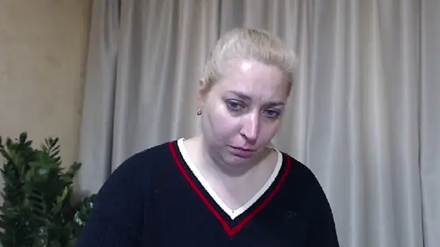 sweetpussy13 webcam